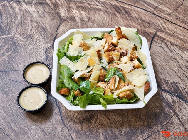 Chicken Parm Caesar Salad (Mealbox).