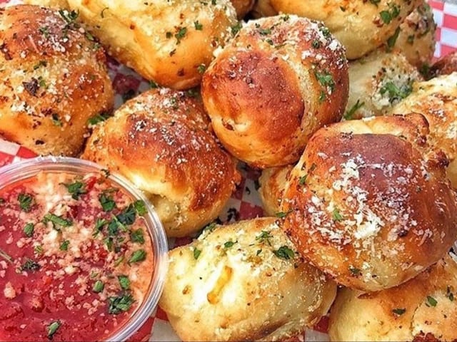 Garlic Knots (6).