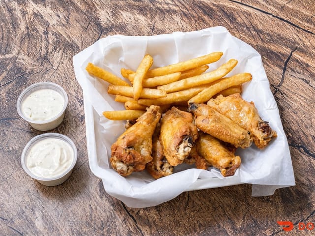 6 Wings + French Fries (Mealbox).