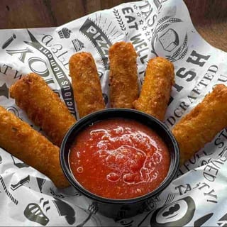 Mozzarella sticks (6)